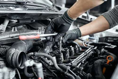 2-mecanicien-a-domicile-pour-reparer-une-voiture-meaux-mini